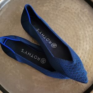 Rothy’s The Point Lapis Python Size 7.5 Navy Blue Snake Print *Retired* Flats